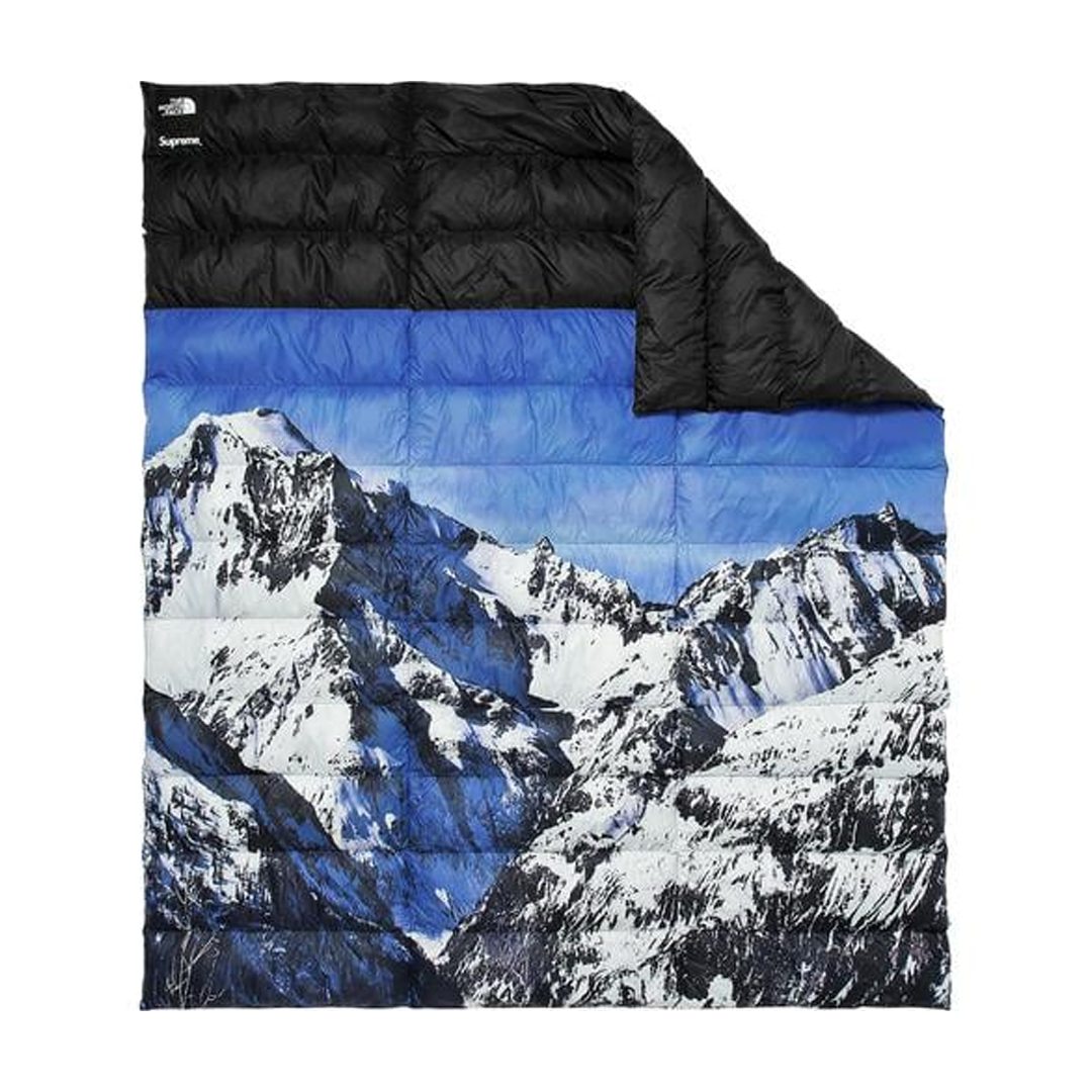 Supreme The North Face Mountain Nupste Blanket